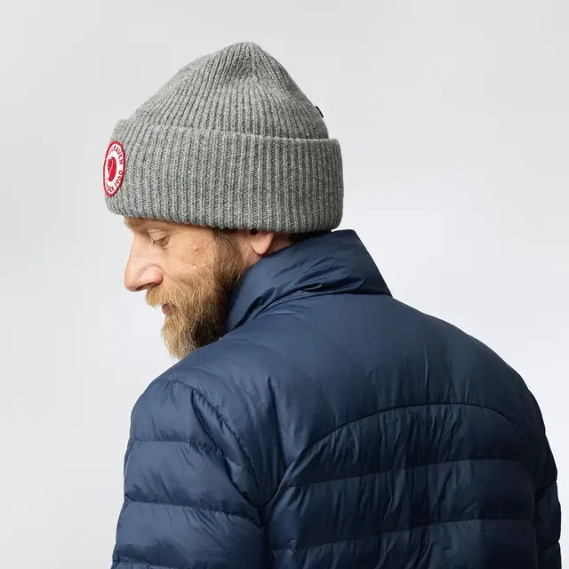 Fjällräven 1960 Logo Hat Deep Forest Robust strikkelue i lammeull 