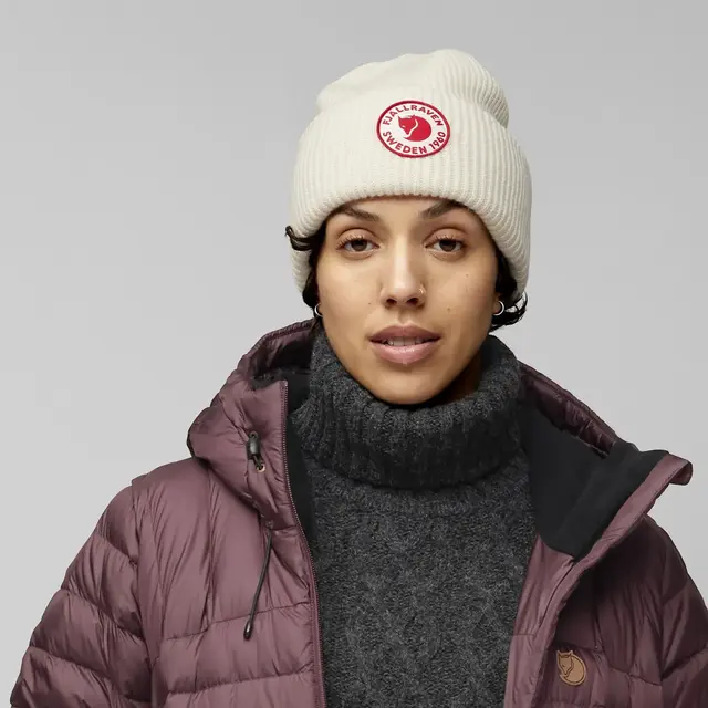 Fjällräven 1960 Logo Hat Dark Navy Robust strikkelue i lammeull 