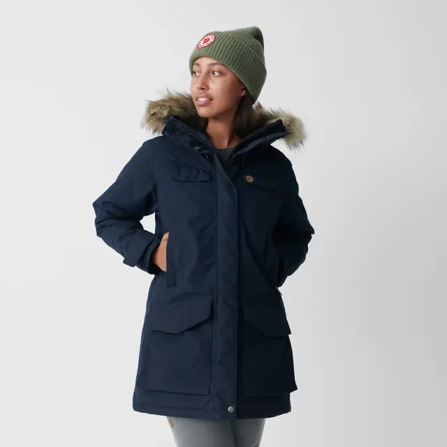 Fjällräven Nuuk Parka W Black S Komfortabel og varm parkas til dame 