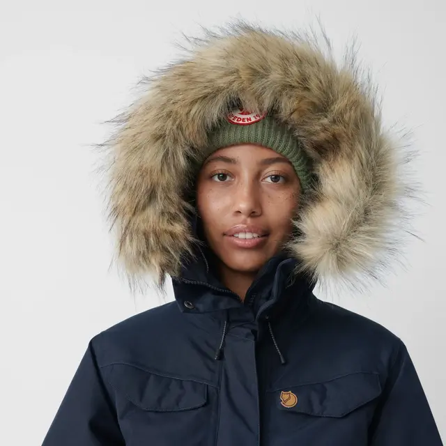 Fjällräven Nuuk Parka W Black S Komfortabel og varm parkas til dame 