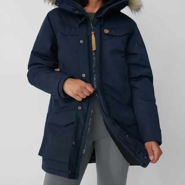 Fjällräven Nuuk Parka W Black S Komfortabel og varm parkas til dame 