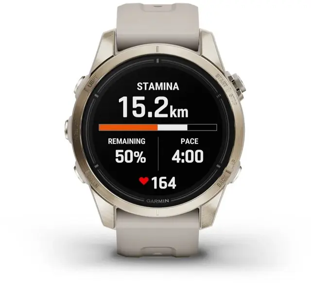 Garmin epix Pro Gen 2 Sapphire Edt 42mm Soft Gold med lys sandfarget rem 