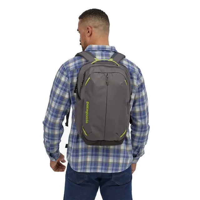 Patagonia Refugio Day Pack 26L Grey Romslig Fair Trade dagstursekk 